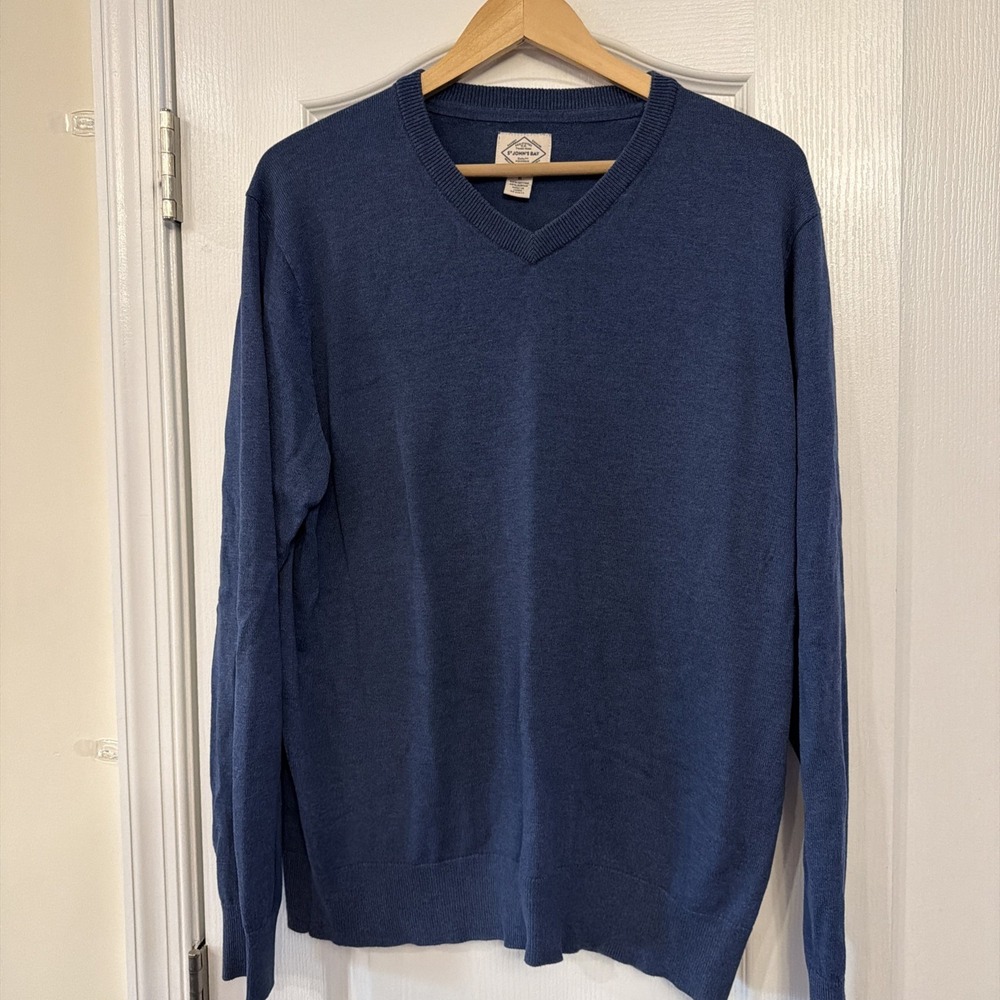St. John's Bay Men's XL Blue V-Neck Sweater Cotton Acrylic Classic Knit
